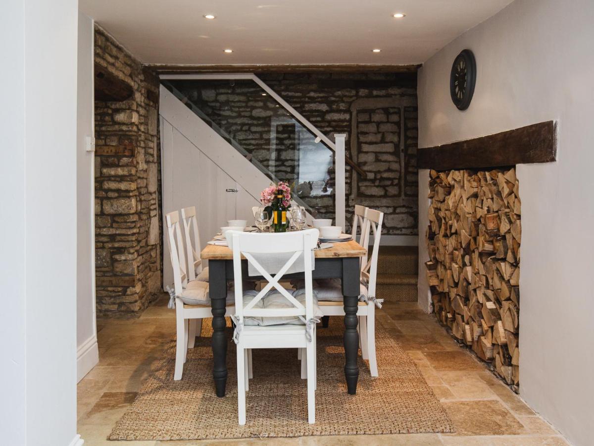Field View Cirencester Exterior foto
