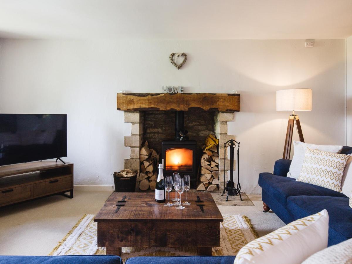 Field View Cirencester Exterior foto