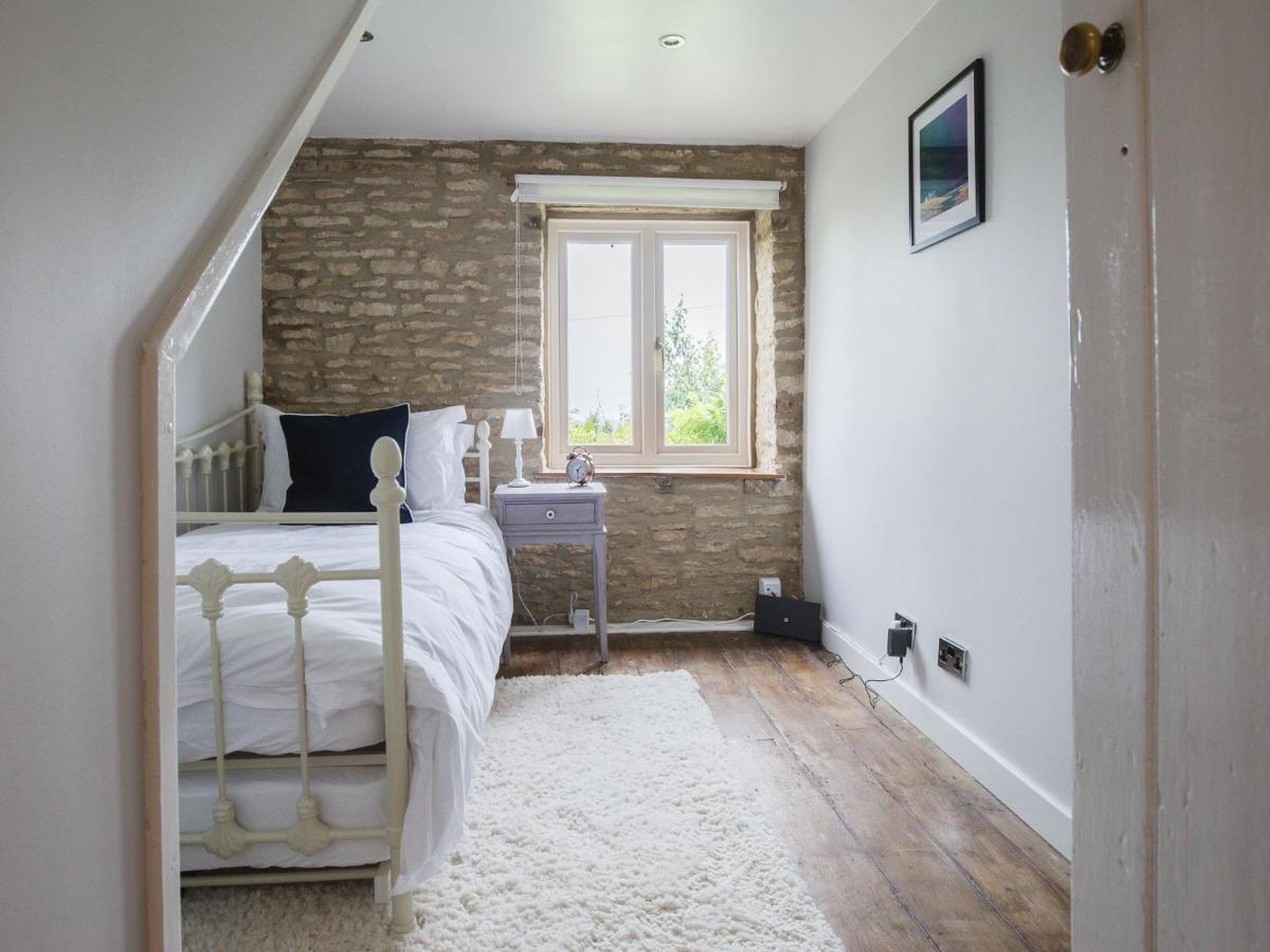 Field View Cirencester Exterior foto
