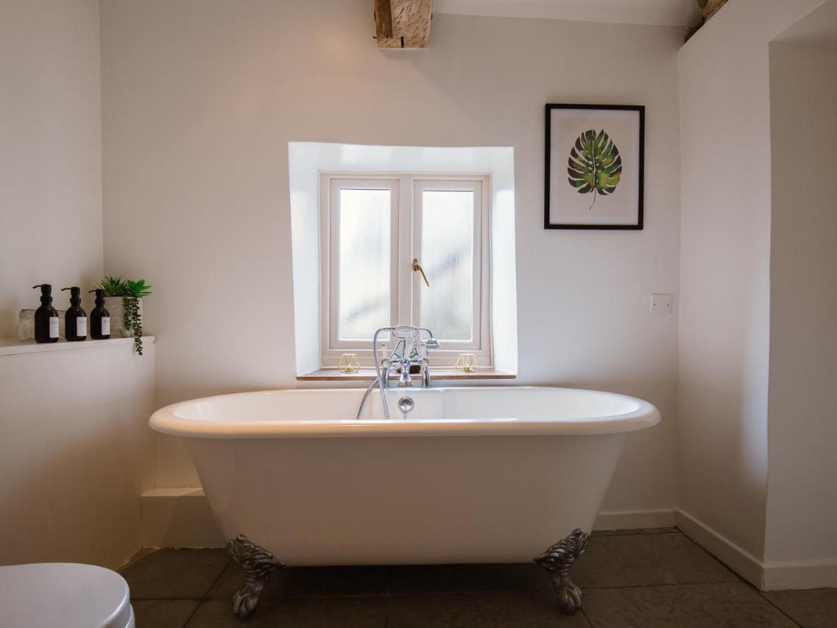 Field View Cirencester Exterior foto